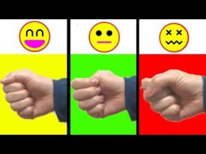 こぶしの握り方で分かる！あなたの本当の性格【心理テスト】