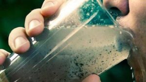 海の水を飲んだらどうなるか？