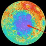 月の裏側で、奇妙な物を発見！