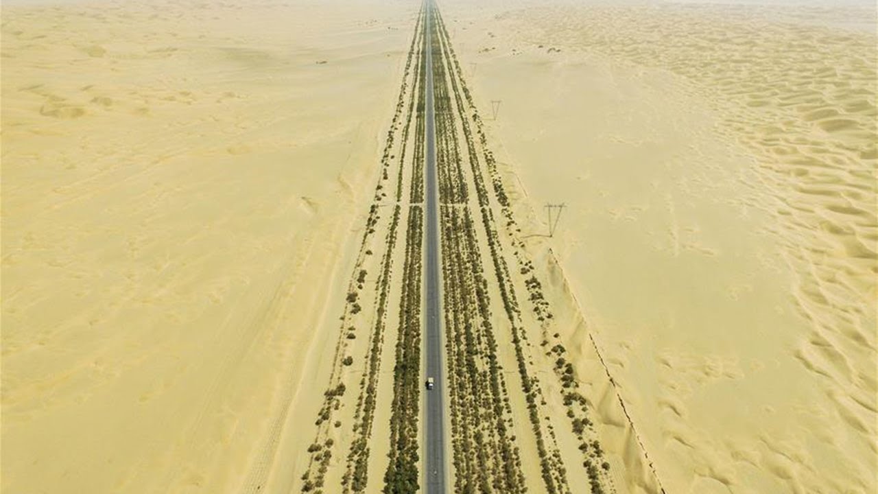 中国人が無人の砂漠地帯に446キロメートルもの道をつくった理由   前代未聞のタリム砂漠公路