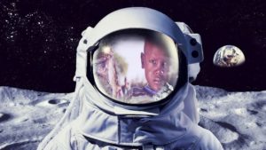 大事なのは宇宙か、それとも人類か？