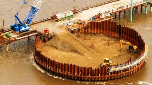 水上に架かる巨大な橋ができるまで