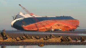 何百万ドルもする船はどのようにして解体されるのか！？驚きの船舶解体！