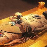 考古学者が恐れ、驚いた８つのミイラ