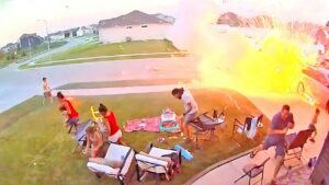 監視カメラがとらえた衝撃映像10選