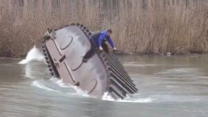 危険なバカ｜建設用ショベルカー、重機の失敗と成功！オペレーターの究極の技術！