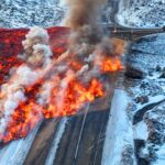 カメラがとらえた壮大な噴火。煙、炎、そして救出されたイグアナ
